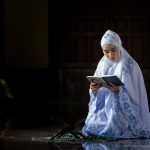 Bolehkah Membasahi Jari dengan Air Liur untuk Membuka Halaman Al-Qur’an? Ini Penjelasannya